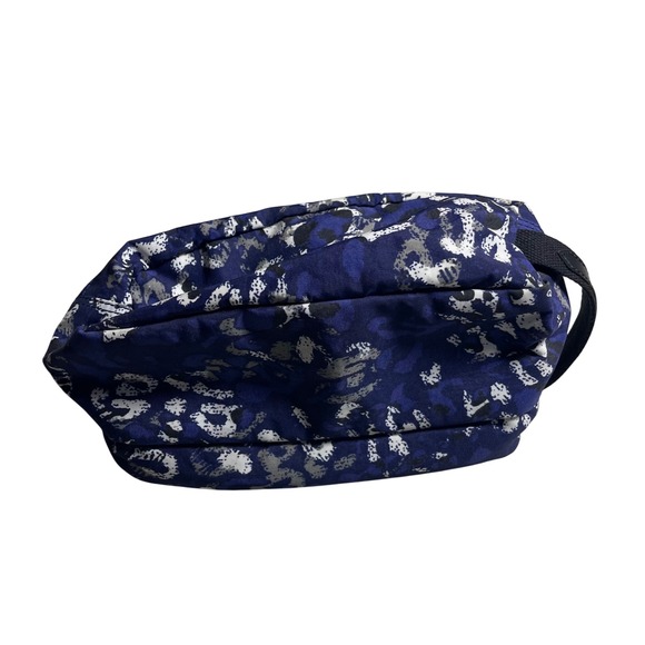 Kipling Blue Camo Toiletry Bag Cosmetic Case Travel with Monkey Keyring - Picture 3 of 8